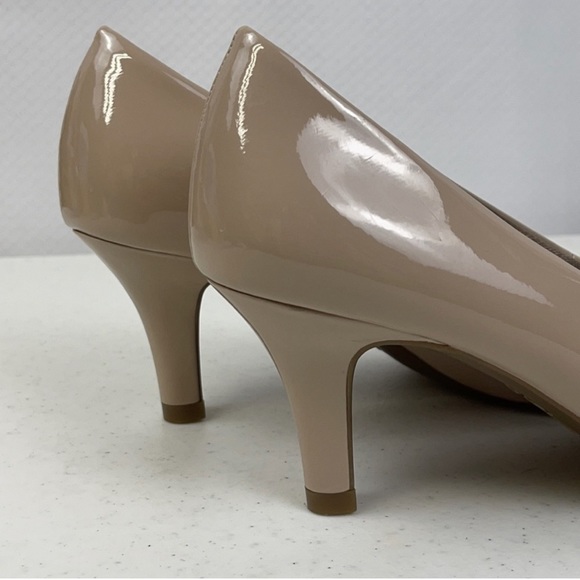 Life Stride Soft System Round Toe Pumps - Picture 4 of 6